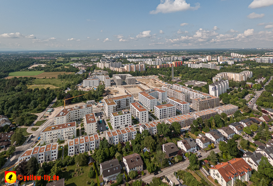 07.06.2023 - Aktuelle Luftbilder aus dem Alexisquartier und Pandion Verde in Neuperlach in München